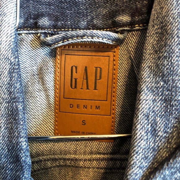 GAP WOMAN' S CLASSIC DENIM JEAN JACKET SIZE SMALL NEW WITH TAGS - Picture 3 of 15